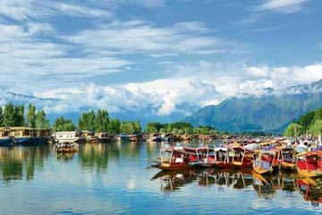 Amritsar to Kashmir Tempo Traveller Service